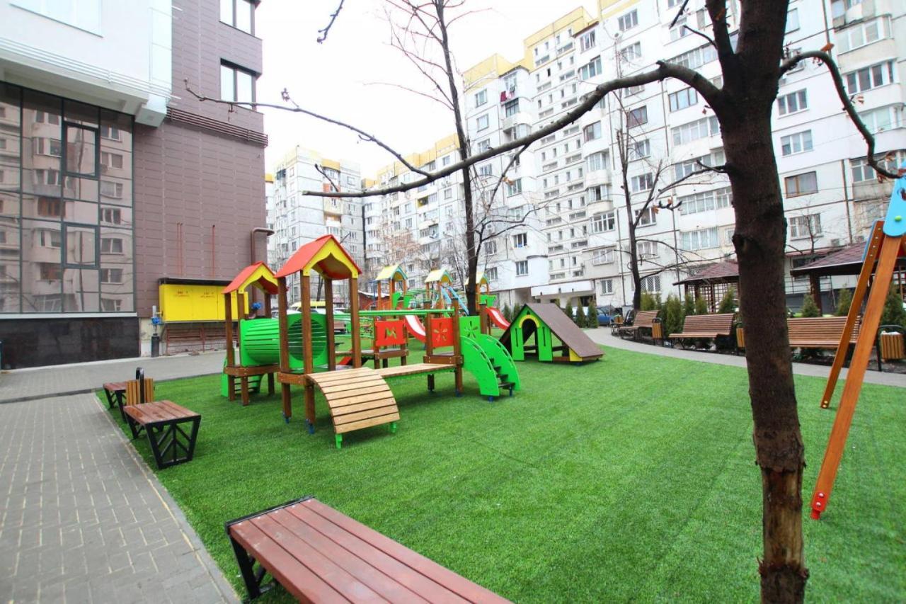 Sky House Central Apartment Chisinau Luaran gambar